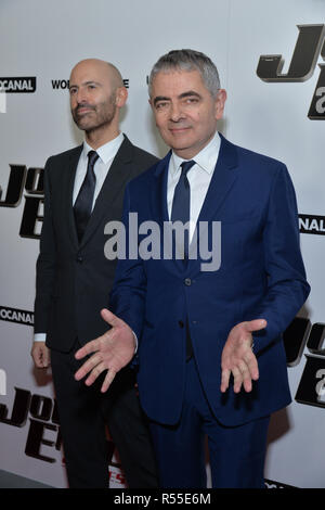 David Kerr und Rowan Atkinson kommt für die Special Screening von "Johnny English schlägt wieder zu" bei AMC Lincoln Square in New York am 23. Oktober 201 Stockfoto