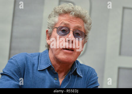 Roger Daltrey zeichen Exemplare seines neuen Buches "Vielen Dank Herr Kibblewhite' bei Barnes & Noble, der 5th Avenue am 26. Oktober 2018 in New York City. Stockfoto