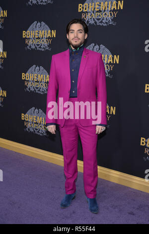 Adam Lambert besucht "Bohemian Rhapsody" New York Premiere auf dem Pariser Theater am Oktober 30, 2018 in New York City. Stockfoto