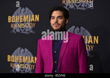 Adam Lambert besucht "Bohemian Rhapsody" New York Premiere auf dem Pariser Theater am Oktober 30, 2018 in New York City. Stockfoto