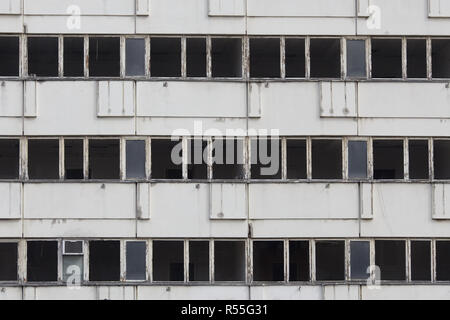 Verlassener Gebäude warten Abriss Stockfoto