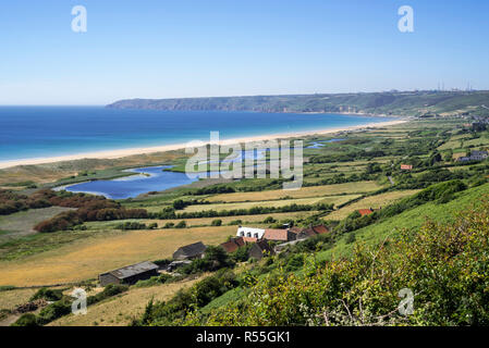 Blick über Nez de Jobourg und Réserve Naturelle Nationale de la Mare de Vauville, Naturschutzgebiet im Sumpfgebiet in der Nähe von Le Petit Thot, Normandie, Frankreich Stockfoto