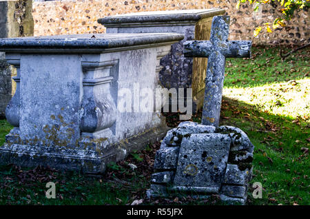 Alte Grabsteine in Wilmington im Friedhof. Stockfoto