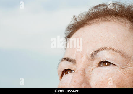 Detail der älteren Frau ins Gesicht Stockfoto