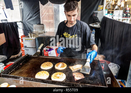 London England, Großbritannien, Großbritannien Großbritannien, Westminster, Strutton Ground Market, mittags Straßenmarkt, Händler, Verkäufer von Verkäufern, Verkaufsstände bo Stockfoto