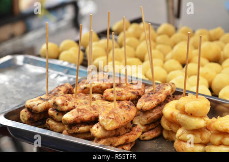 Gegrillte Bananen in Bangkok. Stockfoto