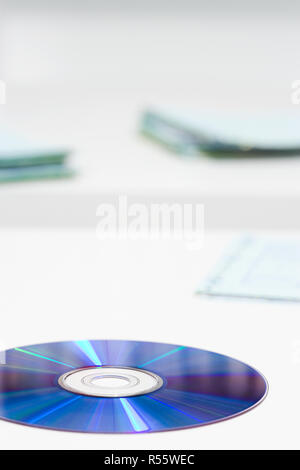 CD-ROM auf Schreibtisch Stockfoto