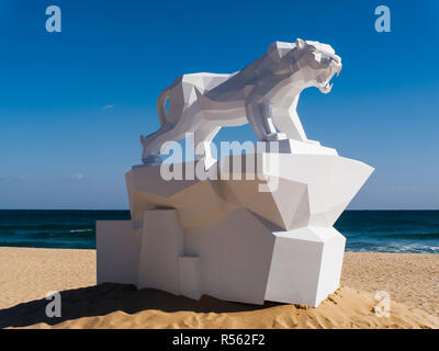 Big origami Skulptur von Tiger am Strand von Tainan City. Südkorea. Februar 2018 Stockfoto
