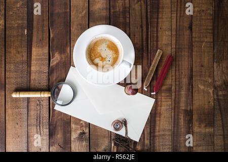 Stillleben mit Post Zubehör Stockfoto