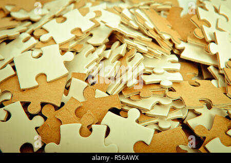 Puzzleteile als Hintergrund Stockfoto