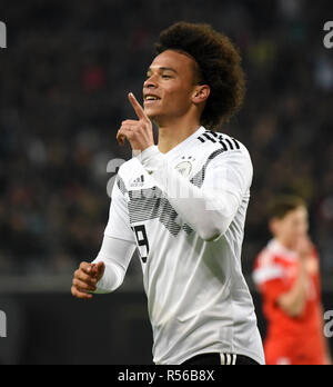 Leipzig, Deutschland - 15. November 2018. Deutsche winger Leroy Sane feiert erstes Ziel in internationalen freundlich Deutschland gegen Russland in Leipzig. Stockfoto