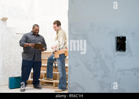 Bauherren im Gespräch Stockfoto