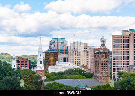 Kirchen und Skyline von New Haven, Connecticut Stockfoto