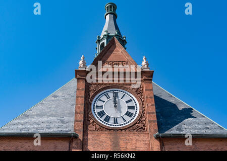 JERSEY CITY, NJ - 29. SEPTEMBER 2018: Clock Tower der Central Railroad von New Jersey Terminal in Liberty State Park Stockfoto