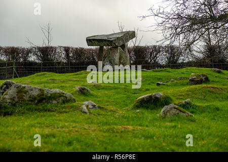 BallyKeel Dolmen und Kain am Ring der Gullion Gebiet von außergewöhnlicher natürlicher Schönheit Stockfoto