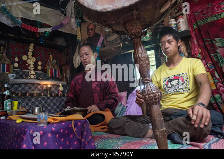 Tamang Heritage Trail, Nepal. Tibetisch-buddhistischen Zeremonie Stockfoto