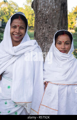 Majuli Island, Assam. Porträt von zwei Frauen Stockfoto