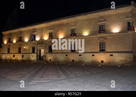 Parador-Hotel in der Nacht in Ubeda, Jaen, Spanien Stockfoto