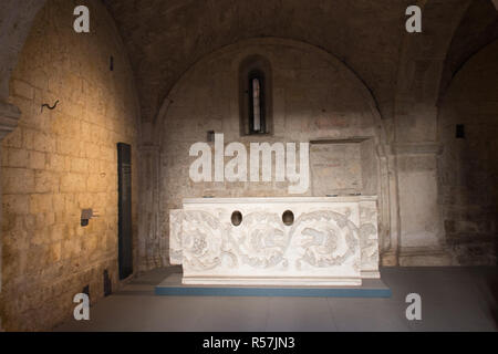 Italien, Brescia - 24. Dezember 2017: der Blick auf die Frieze, Proconessus oder Hymettius. Kloster von San Salvatore und Santa Giulia. Stockfoto