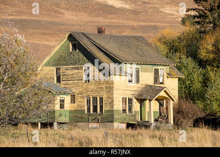 Altes Haus, Okanogan Highlands, Washington. Stockfoto