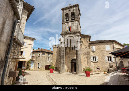 Die Kirche von Saint Pierre in der Stadt von labeaume, Südfrankreich. Stockfoto