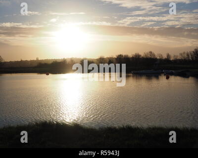 Sheerness, Kent, Großbritannien. 30 Nov, 2018. UK Wetter: einen hellen und sonnigen Morgen in Sheerness, Kent. Credit: James Bell/Alamy leben Nachrichten Stockfoto