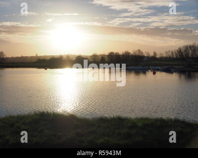 Sheerness, Kent, Großbritannien. 30 Nov, 2018. UK Wetter: einen hellen und sonnigen Morgen in Sheerness, Kent. Credit: James Bell/Alamy leben Nachrichten Stockfoto