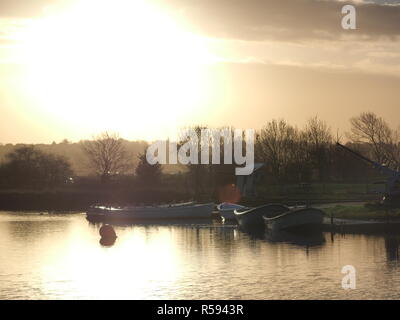 Sheerness, Kent, Großbritannien. 30 Nov, 2018. UK Wetter: einen hellen und sonnigen Morgen in Sheerness, Kent. Credit: James Bell/Alamy leben Nachrichten Stockfoto