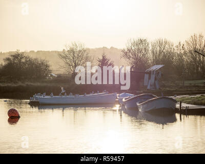 Sheerness, Kent, Großbritannien. 30 Nov, 2018. UK Wetter: einen hellen und sonnigen Morgen in Sheerness, Kent. Credit: James Bell/Alamy leben Nachrichten Stockfoto