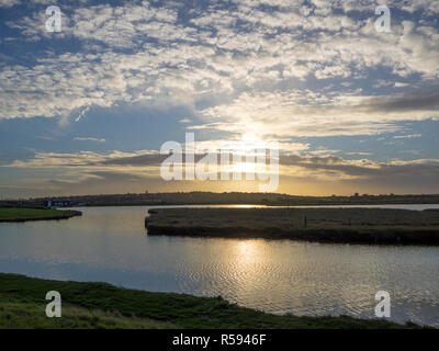 Sheerness, Kent, Großbritannien. 30 Nov, 2018. UK Wetter: einen hellen und sonnigen Morgen in Sheerness, Kent. Credit: James Bell/Alamy leben Nachrichten Stockfoto