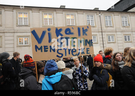 Kopenhagen, Dänemark. 30. November 2018. Protest der Studenten gegen den Klimawandel in Kopenhagen, Dänemark. Credit: Francis Joseph Dean/Deanpictures/Alamy leben Nachrichten Stockfoto