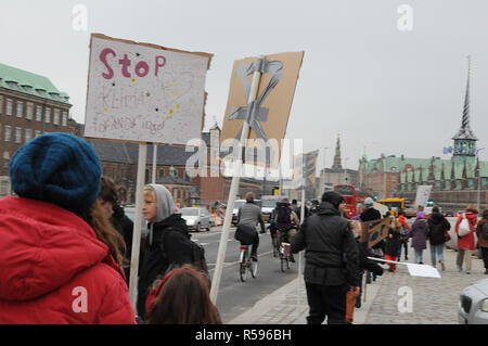 Kopenhagen, Dänemark. 30. November 2018. Protest der Studenten gegen den Klimawandel in Kopenhagen, Dänemark. Credit: Francis Joseph Dean/Deanpictures/Alamy leben Nachrichten Stockfoto