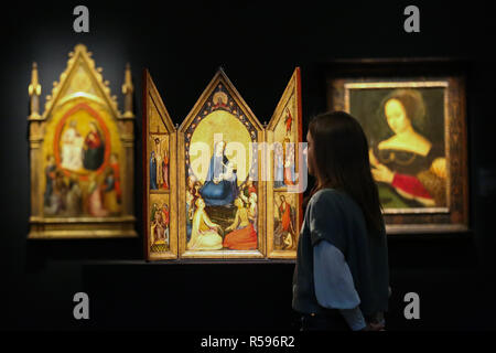 Sothebys. London, Großbritannien. 30 Nov 2018 - eine Frau Ansichten" der Meister der Heiligen Veronika' - ein tragbares Triptychon center Panel: Jungfrau mit Kind auf dem Thron vor einem goldenen Mandorla, mit Gott, dem Vater, und Engel in Anbetung vor, die Heiligen Johannes der Evangelist, Bbarbara, Christina, Katharina, Maria Magdalena und Johannes der Täufer in einer halb sitzenden - Kreis unter inneren Flügel: der Dornenkrönung, die Kreuzigung, die Auferstehung und die Himmelfahrt äußeren Flügel: Der Weg nach Golgotha. (Est £ 1.200.000 - 1.800.000 £). Meisterwerke von über zwei Jahrtausenden aus alten Master & britischer Gemälde Vorschau auf So Stockfoto