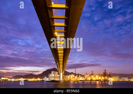 Container Terminal Port in einem Kwai Tsing Hong Kong bei Nacht Stockfoto