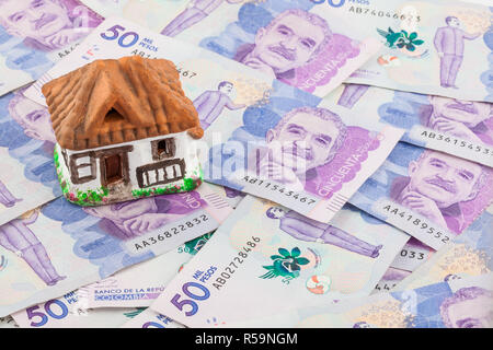 Spart Geld für ein Haus zu kaufen Stockfoto