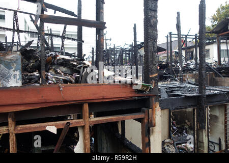 Verlassene Gebäude nach einem Brand Stockfoto