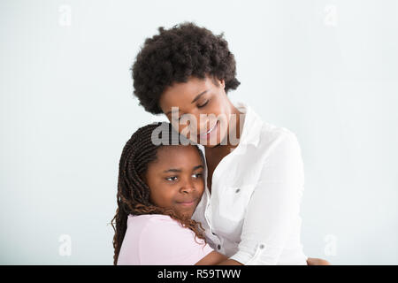 Die liebende Mutter und Tochter Stockfoto