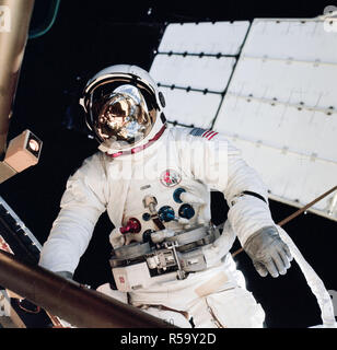 (6 August 1973) - - - Astronaut Jack R. Lousma, Skylab 3 Pilot, beteiligt sich an der Aug 6, 1973, Extra Vehicular Activity (EVA) Stockfoto