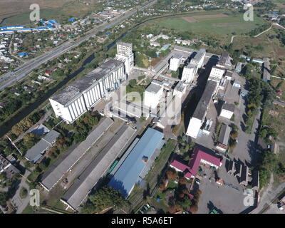 Draufsicht auf eine Silo-Aufzug. Aerophotographing Gewerbeobjekt. Stockfoto