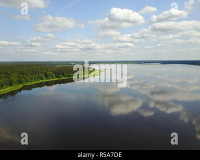 Riga See Luftbild Drohne Draufsicht Lettland Stockfoto
