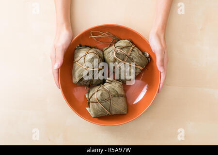 Blick von oben auf die Reis Knödel Stockfoto