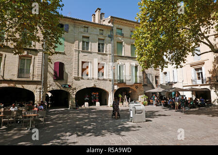 Uzès, Place aux Herbes, Gard, Royal, Languedoc-Roussillon, Frankreich, Europa Stockfoto