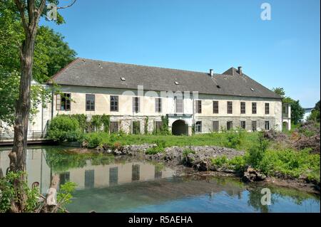 Ebreichsdorf, Reste der historischen Fabrik, inzwischen abgerissen Stockfoto