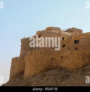 Jaisalmer Fort ist die zweitälteste fort in Rajasthan, im Jahre 1156 AD der Rajput Rawal (Herrscher) Jaisal gebaut, von denen es leitet seinen Namen. Stockfoto