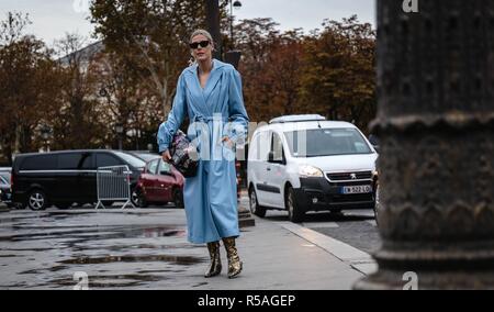 PARIS, Frankreich, 2. Oktober 2018: Sofie Valkiers auf der Straße während der Pariser Modewoche. Stockfoto