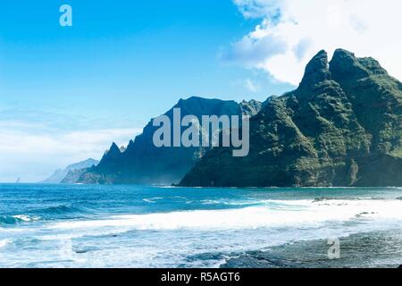 Bergige Landschaft des Berges in Punta HIdalgo Stockfoto