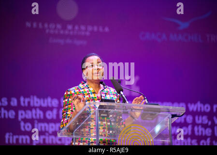 Soweto, Südafrika, 29. November 2018. Graça Machel spricht auf "thunzi Sabafazi (Würde der Frauen), ein Ereignis Nelson Mandela's Legacy bei seinem 100. Geburtstag Jahr zu Ehren. Oprah Winfrey, eingeladen von Machel, war der Hauptredner der Veranstaltung. Credit: Eva-Lotta Jansson Stockfoto