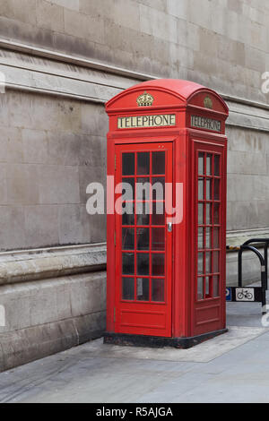 Vintage Telefonzelle in London. Stockfoto