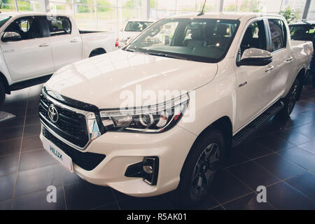 Ufa, Russland - 04 April 2018: einen neuen Toyota Hilux revo Rocco im Show room im Toyota Center in 2018. Hilux eine der beliebten Allradantrieb Modell. Stockfoto