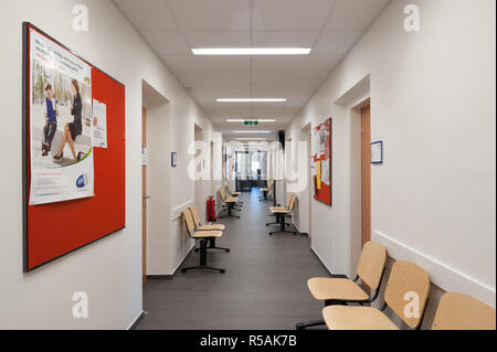 Die ehemalige Polizeidienststelle in Amstetten Mozartstraße wurde von der Bundesimmobiliengesellschaft (BIG) und Architekt DI Christian Mang im Jahr Stockfoto